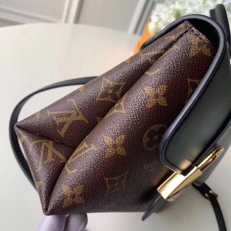 Locky BB Bag Monogram Canvas M44141