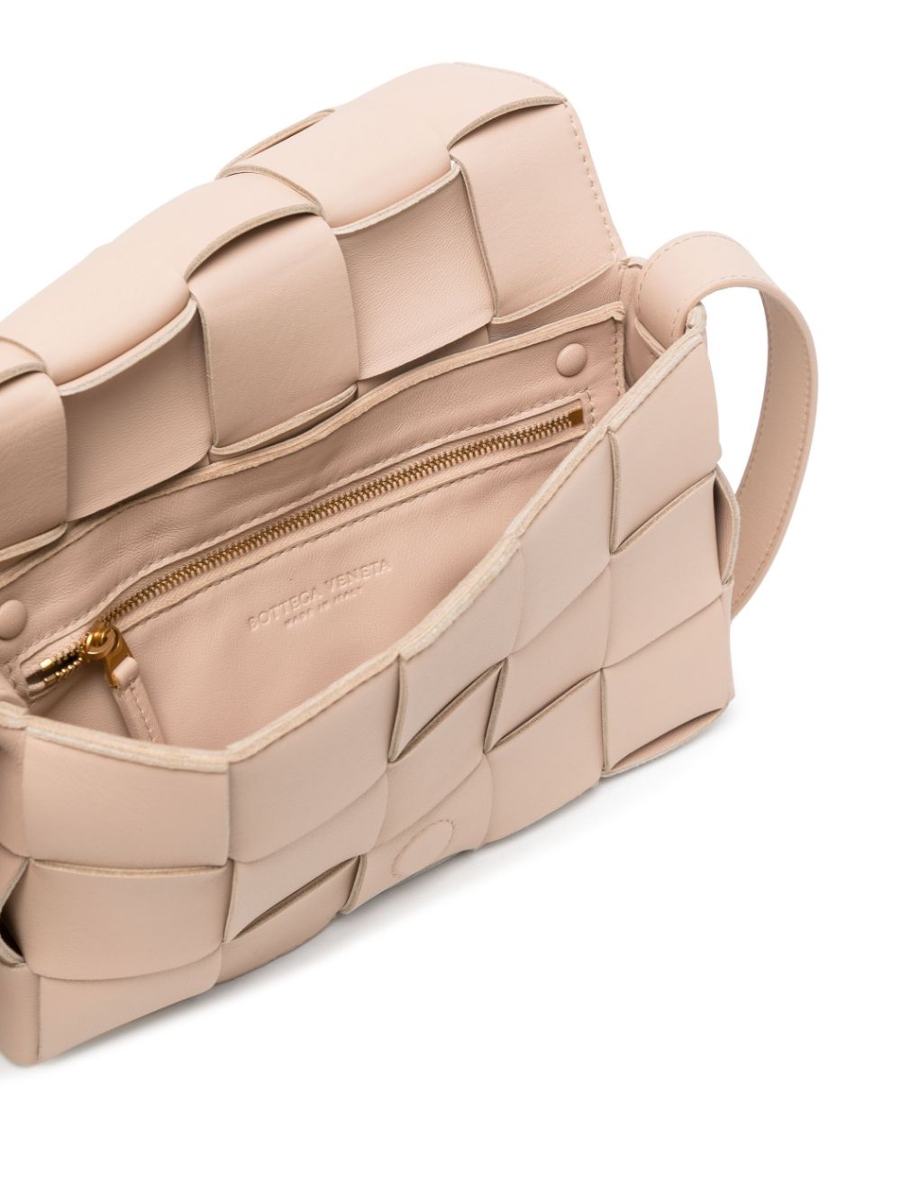 Bo*te*ga ve*ne*ta   maxi intrecciato cassete crossbody bag